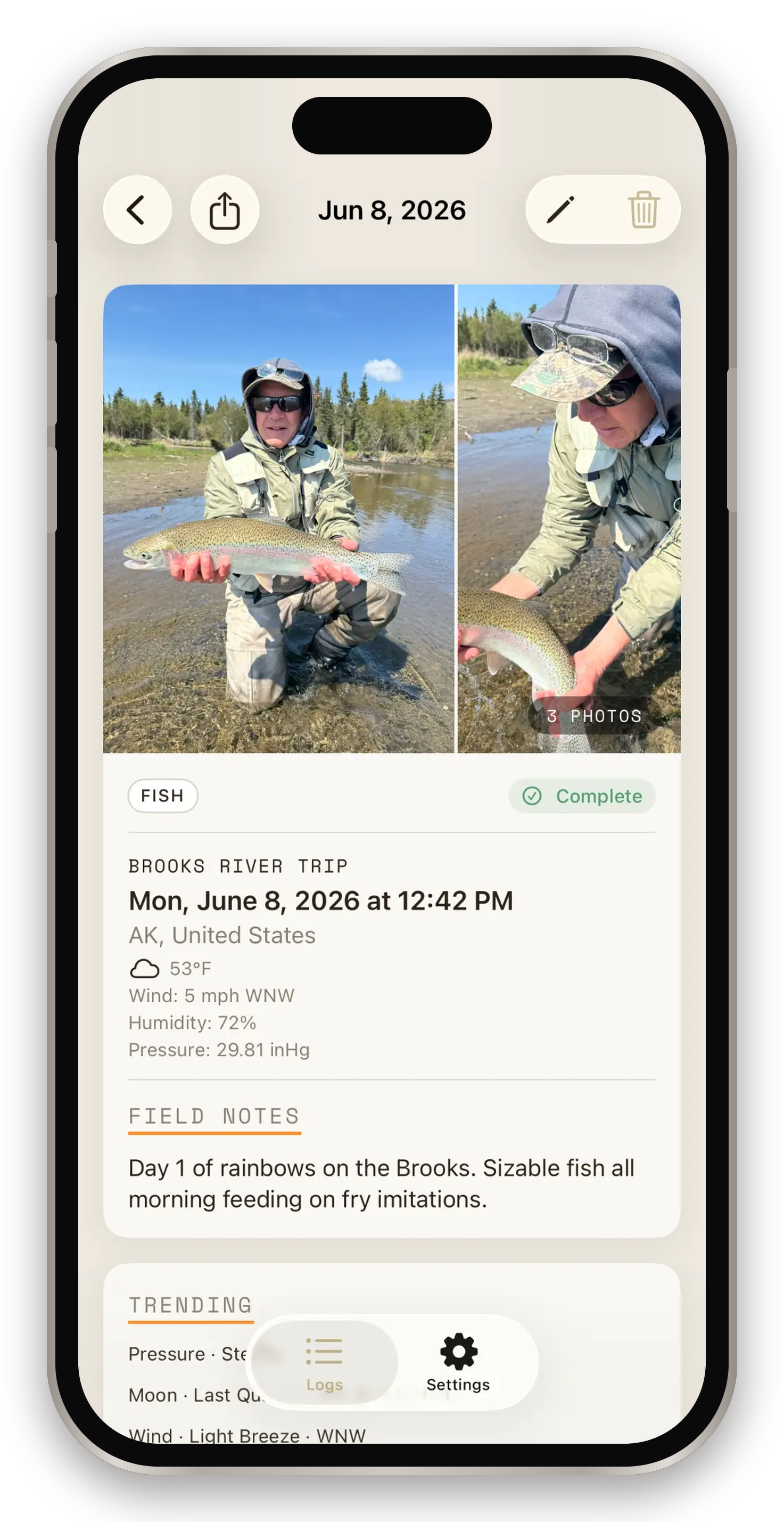 FLOG log detail screen on an iPhone